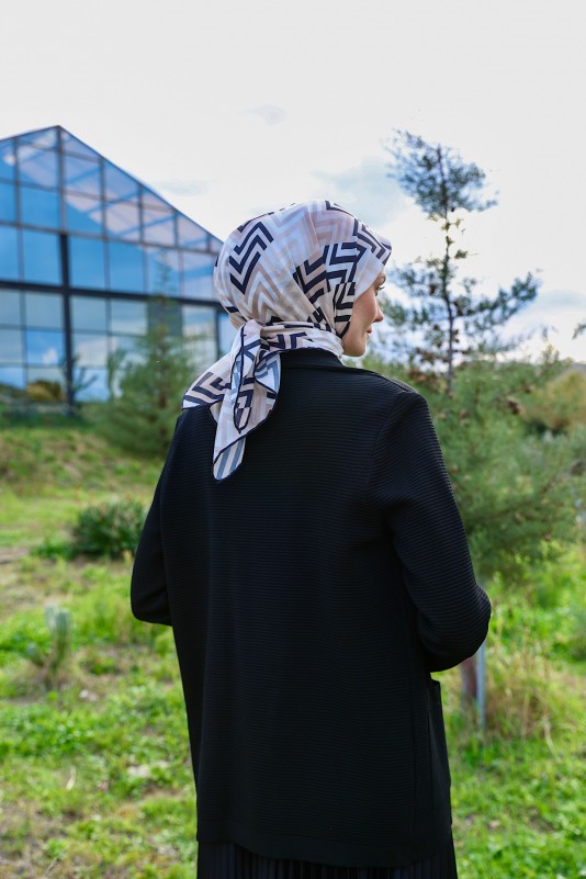 Moda Mevsimi İpekhan Lunaliner Desen Soft Pamuk Viskon Eşarp Siyah Bej
